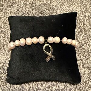Chic Pink Pearl Bracelet with Silver Charm